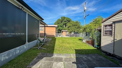 683 SE 6th Place, Hialeah, FL 33010 - photo 5