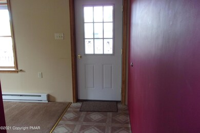 27 W 2nd St, Jim Thorpe, PA 18229 - photo 5