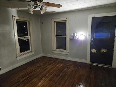 110 N Chisholm St, Caldwell, KS 67022 - photo 3