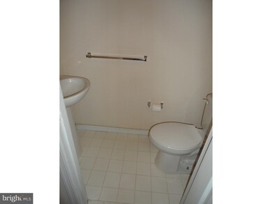 116 E Moreland Ave unit B5, Hatboro, PA 19040 - photo 5