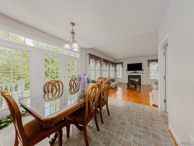 19230 Potomac Crest Dr, Triangle, VA 22172 - photo 6