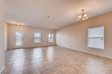 Keystone C-small-002-5-Living Room-666x4