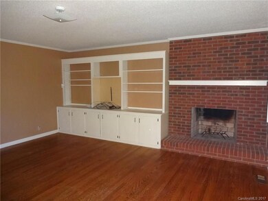 2912 Eastway Dr, Statesville, NC 28625 - photo 4