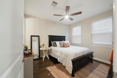 713 Nicholson St unit B, Houston, TX 77007 - photo 6