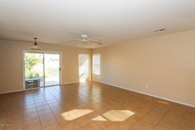 Living Room (2)