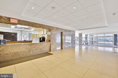 The Potomac Plaza Co-op unit 302, Washington, DC 20037 - photo 4