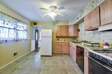 009_Kitchen
