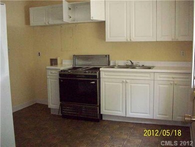 330 Brevard St, Statesville, NC 28677 - photo 5