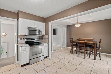 6221 Albervan St, Shawnee, KS 66216 - photo 5