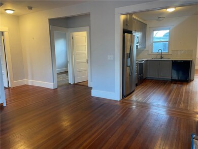 3 Princeton St unit B, Newport, RI 02840 - photo 5