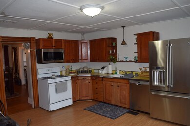 9 Page St, Pittsfield, NH 03263 - photo 3