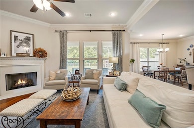 Additional view of the living area.
