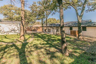 1109 Wade Dr, Bedford, TX 76022 - photo 3