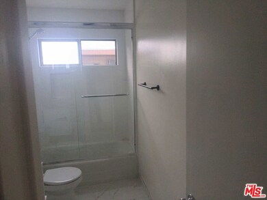 7540 Hampton Ave unit 301, West Hollywood, CA 90046 - photo 4