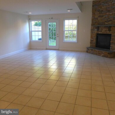 9102 Marlove Oaks Ln, Owings Mills, MD 21117 - photo 2