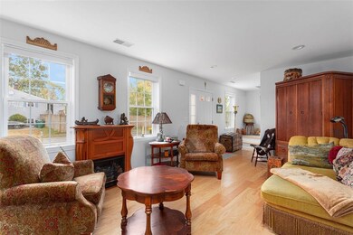 55 Belt St, Warwick, RI 02889 - photo 6