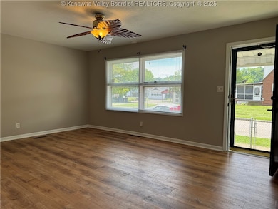 1704 W Virginia Ave, Dunbar, WV 25064 - photo 2