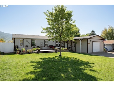 184 SE Cordelia Dr, Myrtle Creek, OR 97457 - photo 3