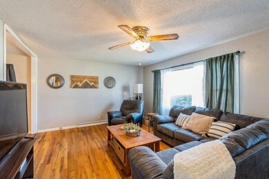 805 E 13th St N, Newton, IA 50208 - photo 4