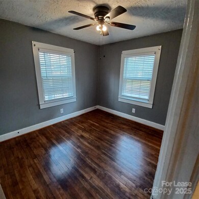 1514 Lisbon Ln, Charlotte, NC 28269 - photo 3