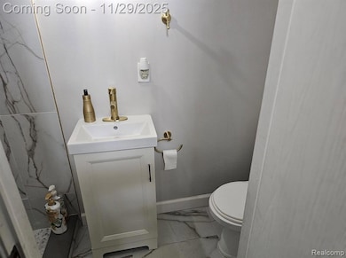 29109 Perth St, Livonia, MI 48154 - photo 6