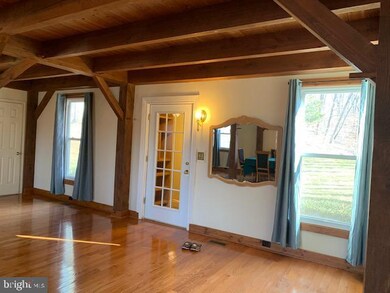 6102 Saints Hill Ln, Broad Run, VA 20137 - photo 6