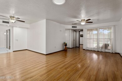 10759 W Santa fe Dr unit 15D, Sun City, AZ 85351 - photo 2