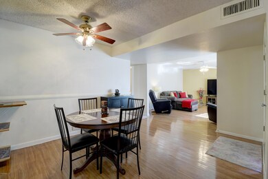 Clearview, 742 Photo 4