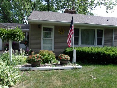 1723 Orchard Dr, Cedar Falls, IA 50613 - photo 2