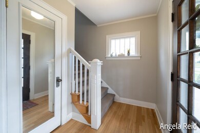 6-web-or-mls-1453-johnston-st-se