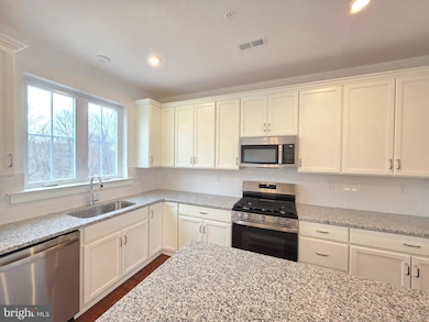 377 Sydney Ln, Hatfield Township, PA 19446 - photo 4