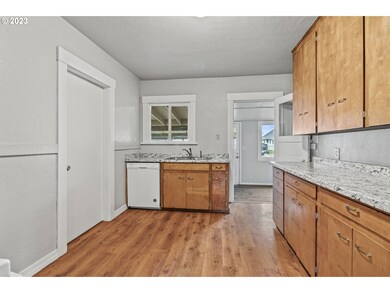 621 Oregon Way, Longview, WA 98632 - photo 6