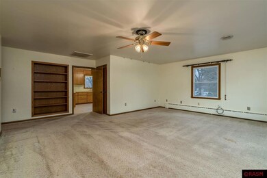 928 928 N 6th St, Mankato, MN 56001 - photo 7