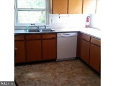 47 S New St unit 2ND FL, Hatboro, PA 19040 - photo 5