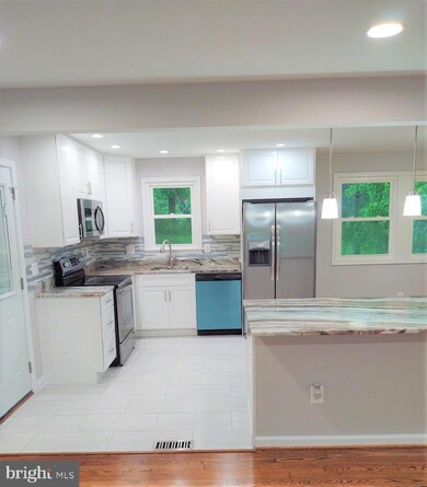 7802 Ashdale Rd, Capitol Heights, MD 20743 - photo 3