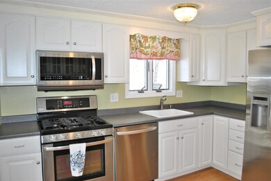 10 Damon Ave, Nashua, NH 03064 - photo 4