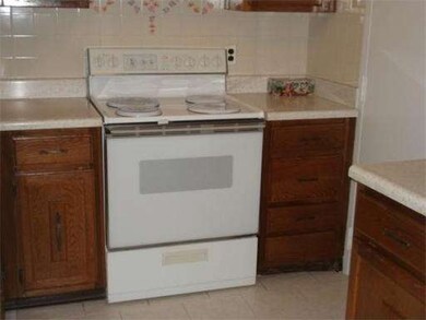 31 Lodgen Ct unit 3B, Malden, MA 02148 - photo 6