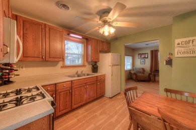 135 N Wright St, Griffith, IN 46319 - photo 3