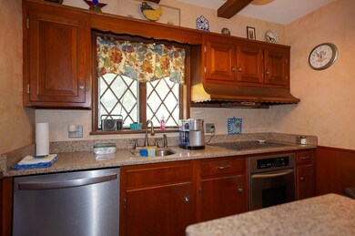 74 Elmwood St, South Grafton, MA 01560 - photo 5