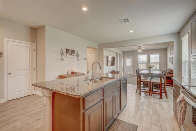 305 Smart Strike Ct, Granbury, TX 76049 - photo 7