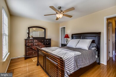 18236 Paladin Dr, Olney, MD 20832 - photo 4