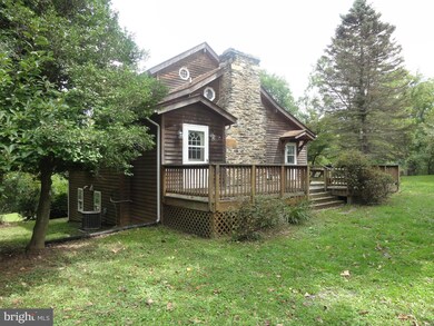 18370 Silcott Springs Rd, Purcellville, VA 20132 - photo 2