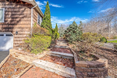 25 Farmington Ln, Melville, NY 11747 - photo 7