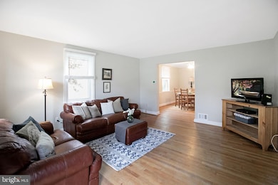 1809 Darrich Dr, Parkville, MD 21234 - photo 2