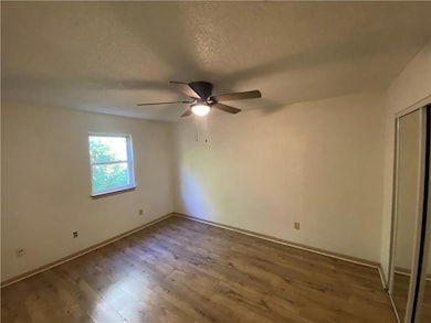 1406 SW Jefferson St, Lees Summit, MO 64081 - photo 4