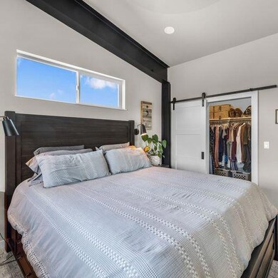 21425 Gift Rd, Bend, OR 97703 - photo 6