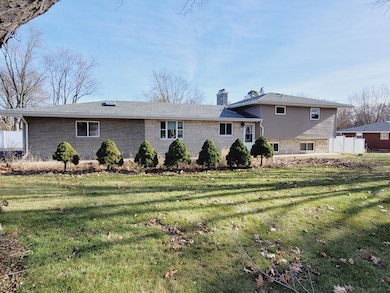 10S231 Plainfield-Naperville Rd, Naperville, IL 60564 - photo 2