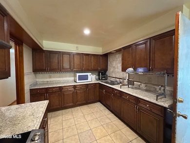 137A Elsmere Ave, Delmar, NY 12054 - photo 5