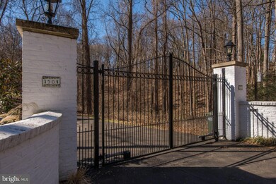 7903 Georgetown Pike, McLean, VA 22102 - photo 2