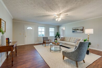 Spacious living space - great for entertaining. 